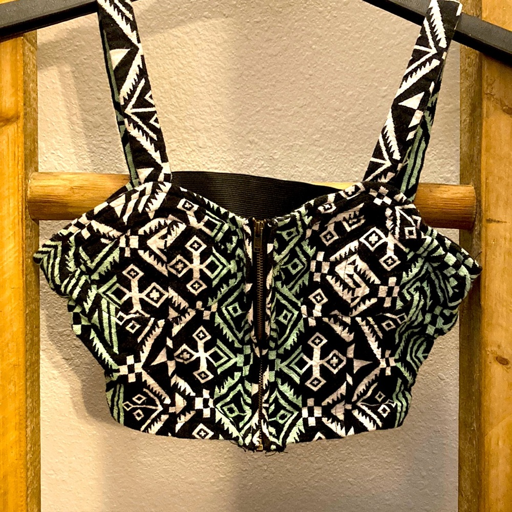 Hot ❤️‍🔥🥵 zip up crop top
